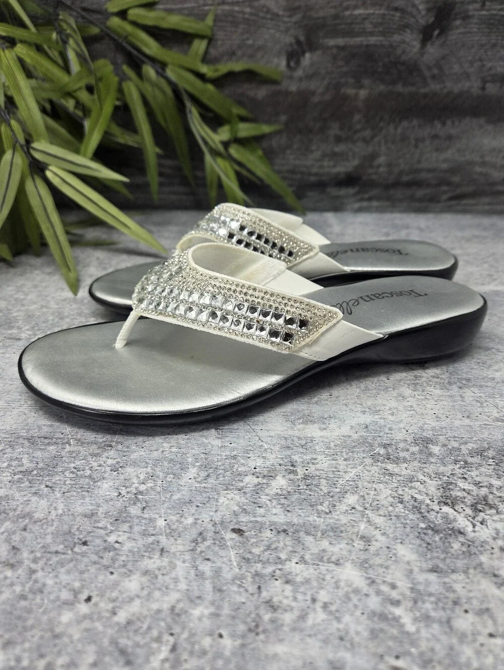 Toscanella Silver Metallic Jeweled Thong Sandals Flip Flops Size 7 - Picture 6 of 8